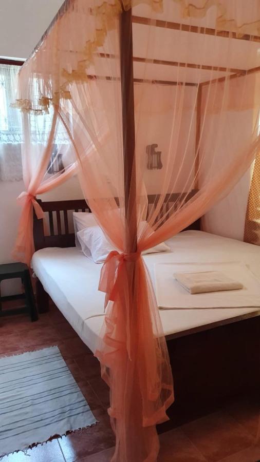 היקדואה Guesthouse Kind And Love מראה חיצוני תמונה